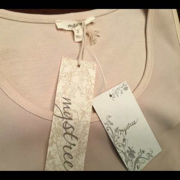 Beautiful Mystree tiered front dress in Taupe - Picture 4 of 6